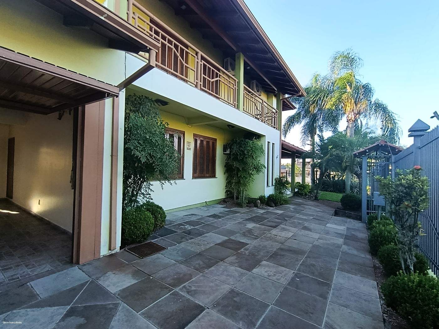 Casa, 5 quartos, 327 m² - Foto 1